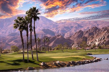 Sumérgete en el glamour de Palm Springs. Descubre su arquitectura de mediados de siglo, disfruta de sus lujosos resorts y explora el impresionante paisaje del desierto. ¡El destino perfecto para una escapada inolvidable!